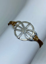 Load image into Gallery viewer, Sterling silver featured in champagne