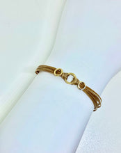 Load image into Gallery viewer, 14k yellow gold featured in champagne